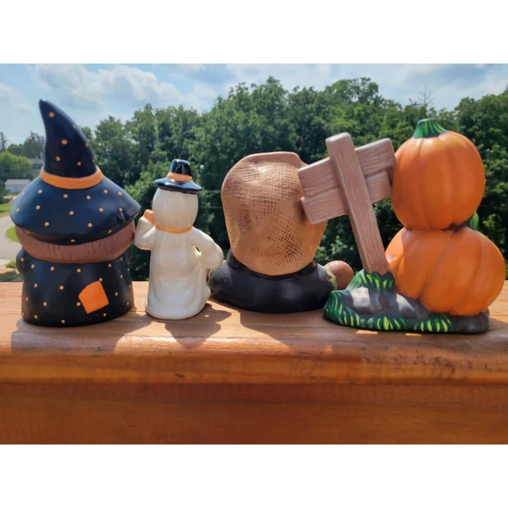 LOT OF VINTAGE HALLOWEEN CERAMIC FIGURES GHOST PUMPKINS BEAR WITCH